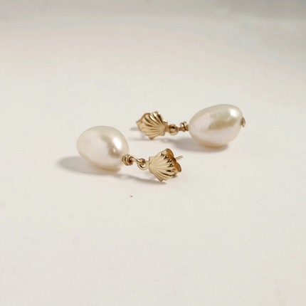 Shell Pearl Earrings